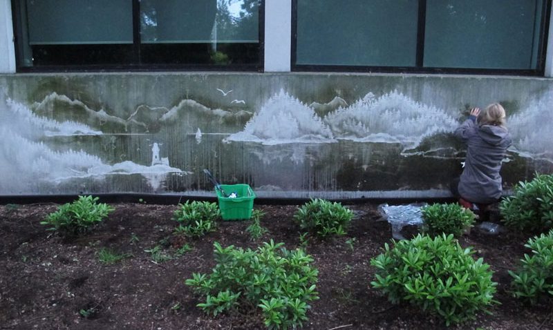 Conheça a street art reversa uma arte em que não se usa tinta se usa sujeira (5)