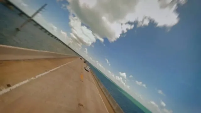 Vídeos formados com apenas as imagens do Google Street View