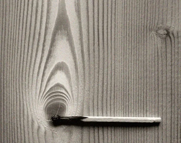 Fotografia criativa e apenas em preto e branco para formar uma ilusão de ótica de Chema Madoz - blog de design bonstutoriais (9)