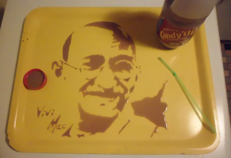 VIVI MAC e seus desenhos criados com materiais simples (8)