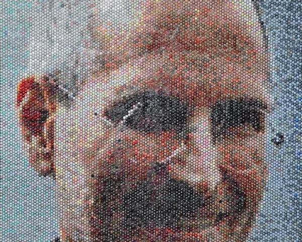 Belos retratos feitos em plástico bolha por Bradley Har (6)