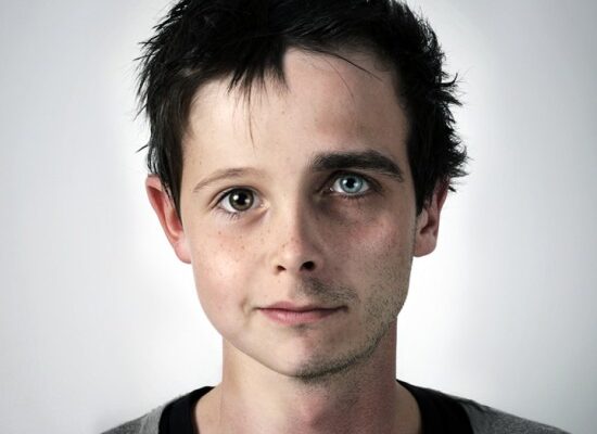 Fotografias de pessoas de família com o rosto mixado em um só para descobrir a herança genética (11)