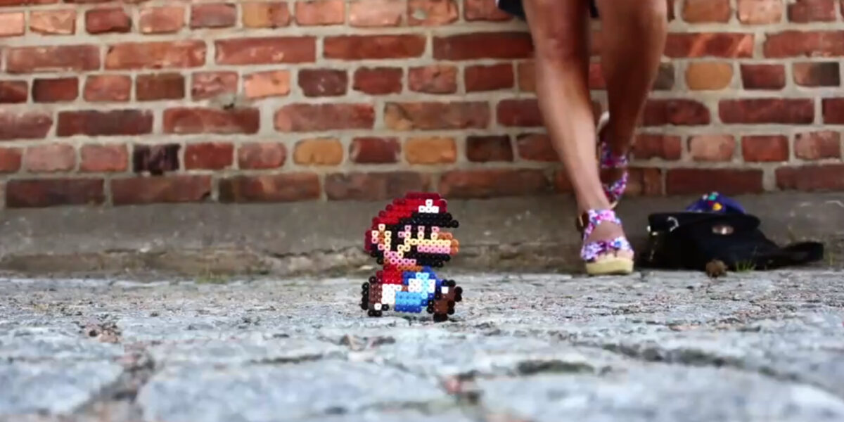 Coleção de um filme do Mário feito em Stop Motion, além disso feito com miçangas, um grande trabalho.