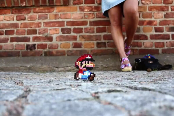 Coleção de um filme do Mário feito em Stop Motion, além disso feito com miçangas, um grande trabalho.