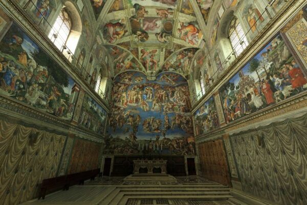 Conhece a Capela Sistina? ainda não, então conheça aqui! faça um tour virtual por ela.