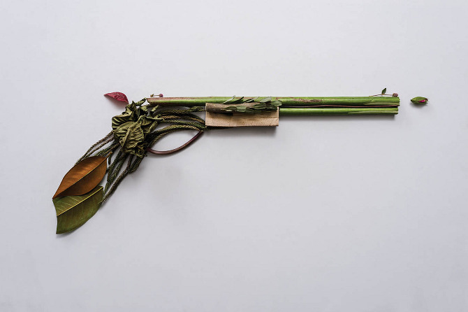 Sonia Rentsch e suas esculturas de armas utilizando elementos da natureza, blog de design bons tutoriais (6)