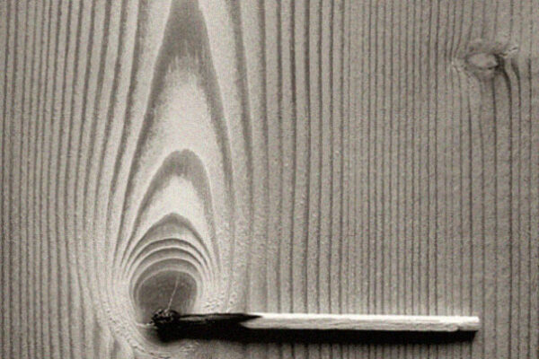 Fotografia criativa e apenas em preto e branco para formar uma ilusão de ótica de Chema Madoz - blog de design bonstutoriais (9)