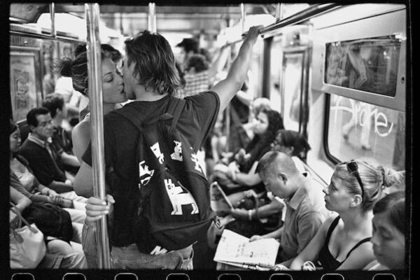 Mark Weber registra que o amor ainda supera as piores situações (14)