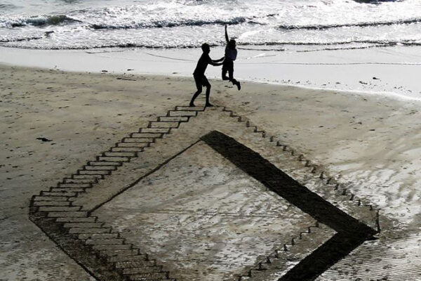Desenhos criativos 3D feitos na areia da praia (5)