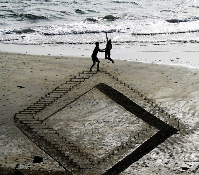 Desenhos criativos 3D feitos na areia da praia (5)
