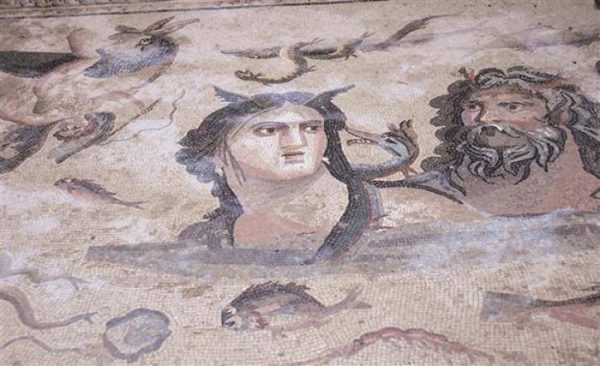 Mosaicos antigos foram encontrados (5)