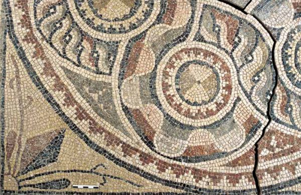 Mosaicos antigos foram encontrados (2)