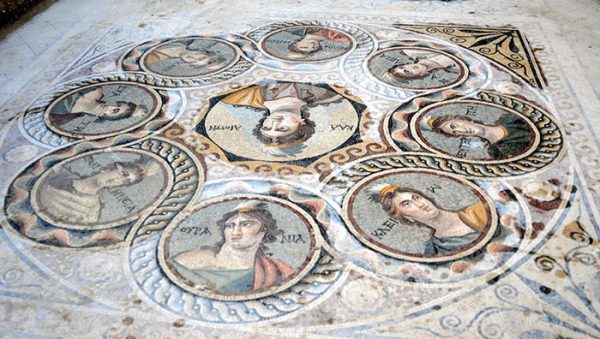 Mosaicos antigos foram encontrados (11)