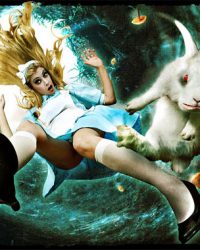 Publicidades e ilustrações de Alice no país das maravilhas